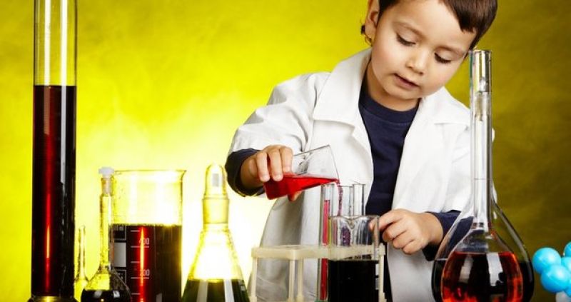 Motivační pokusy z chemie a návštěva vojenského muzea, 3. A, 1.E
